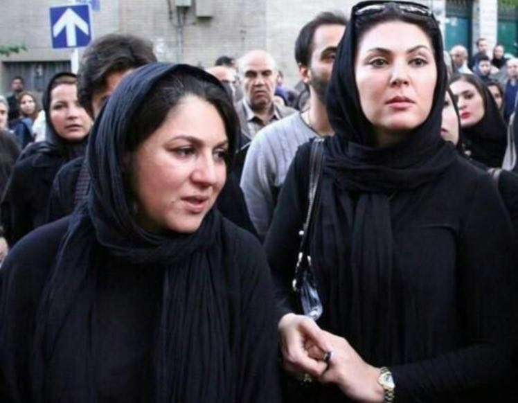 ستاره و لاله اسكندري در سوگ پدر نشستند